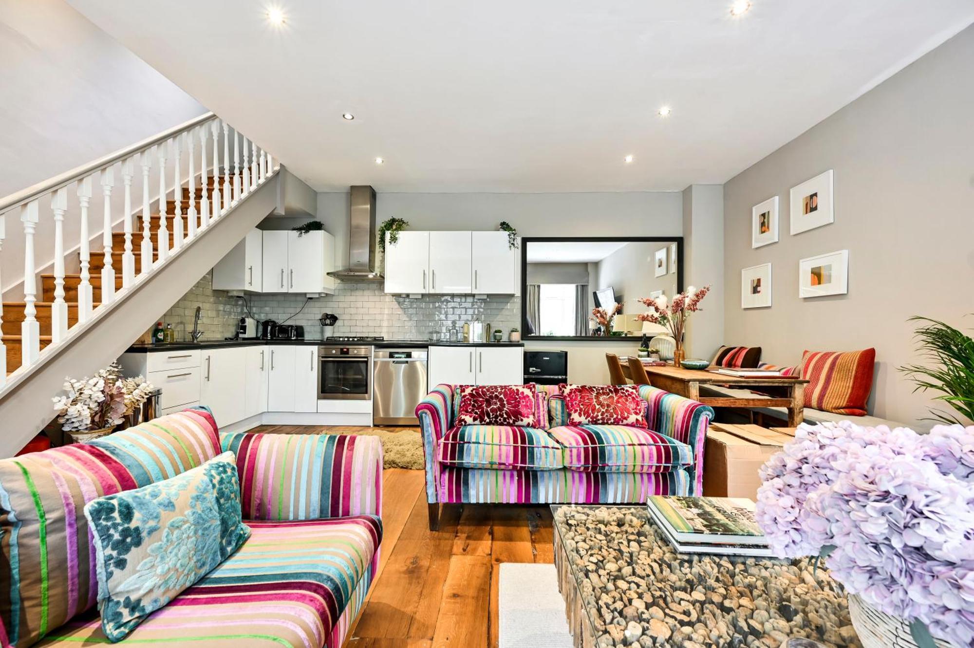 ロンドンMagnificent 2 Bed Hyde Park Mews Houseアパートメント エクステリア 写真