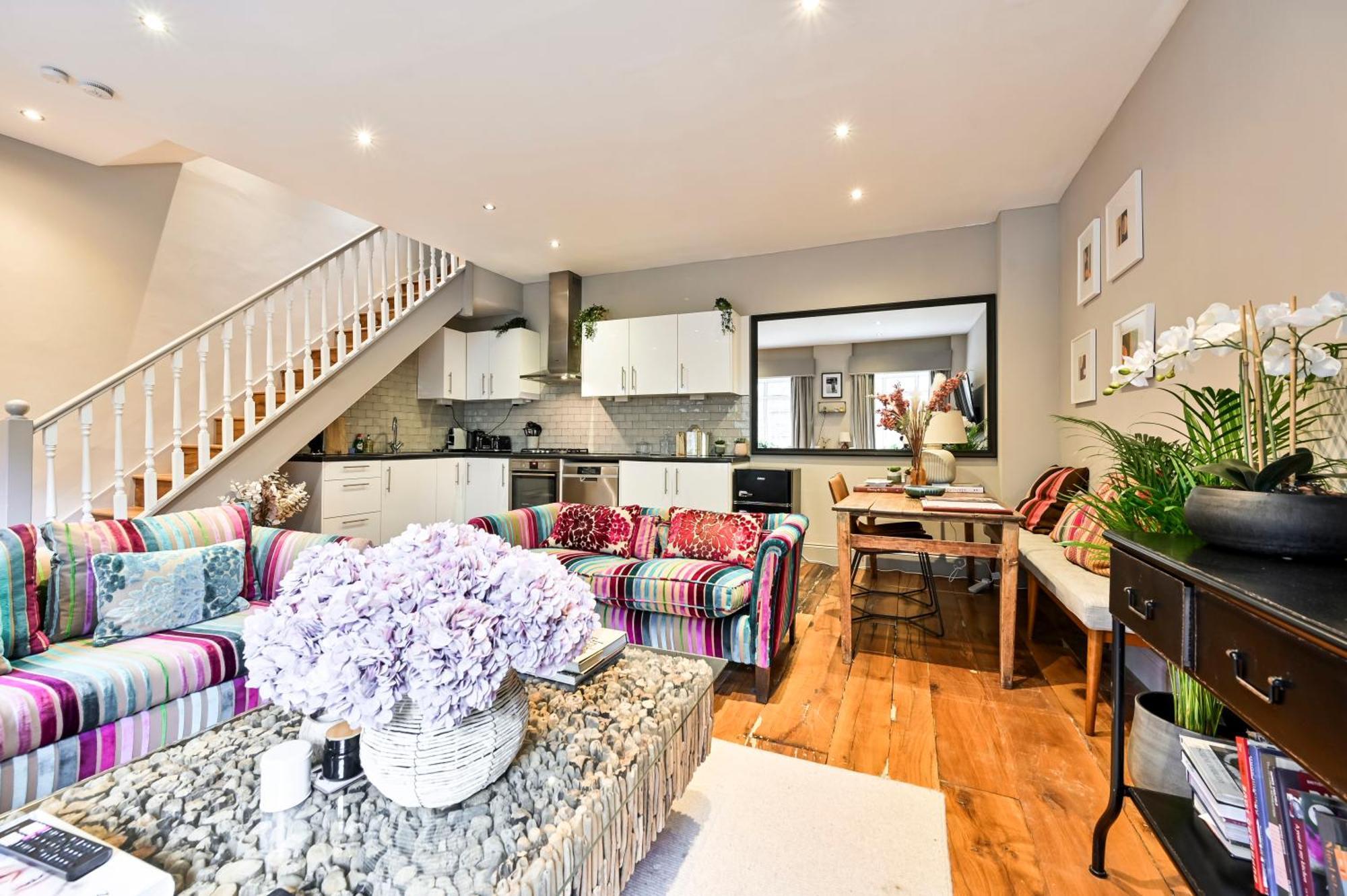 ロンドンMagnificent 2 Bed Hyde Park Mews Houseアパートメント エクステリア 写真